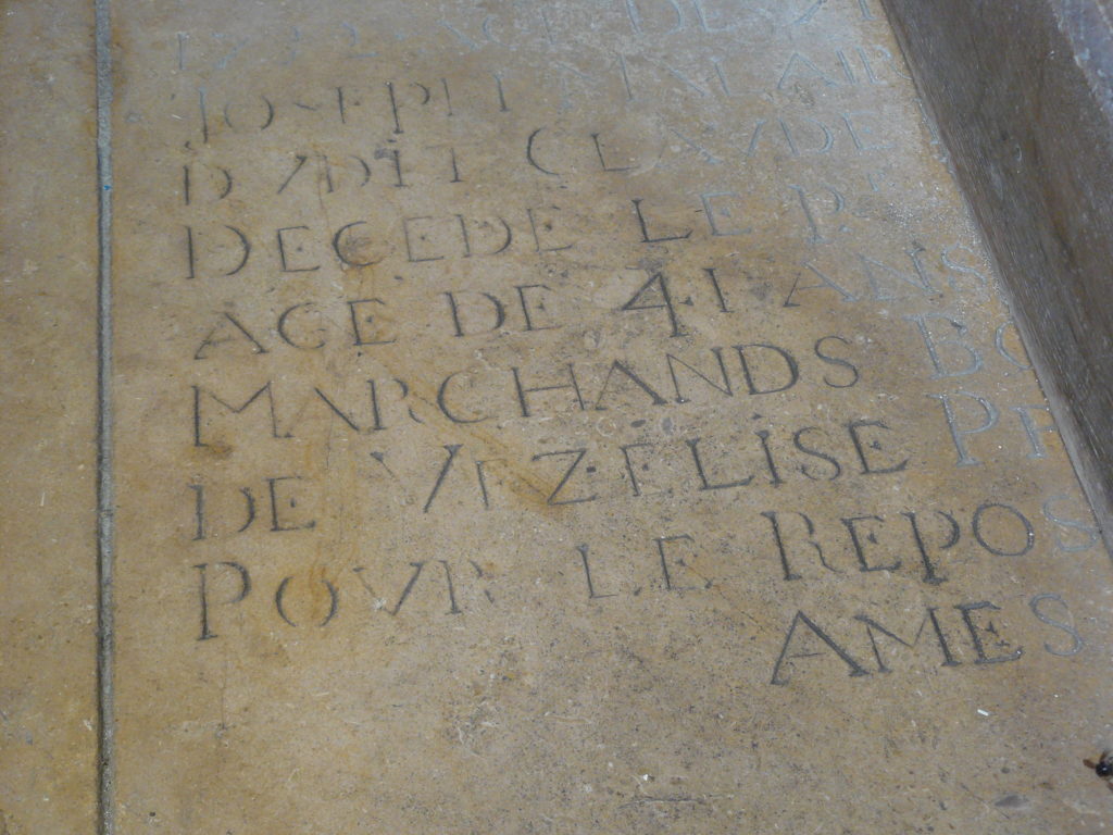 Pierre tombale dans l'église de Vézelise